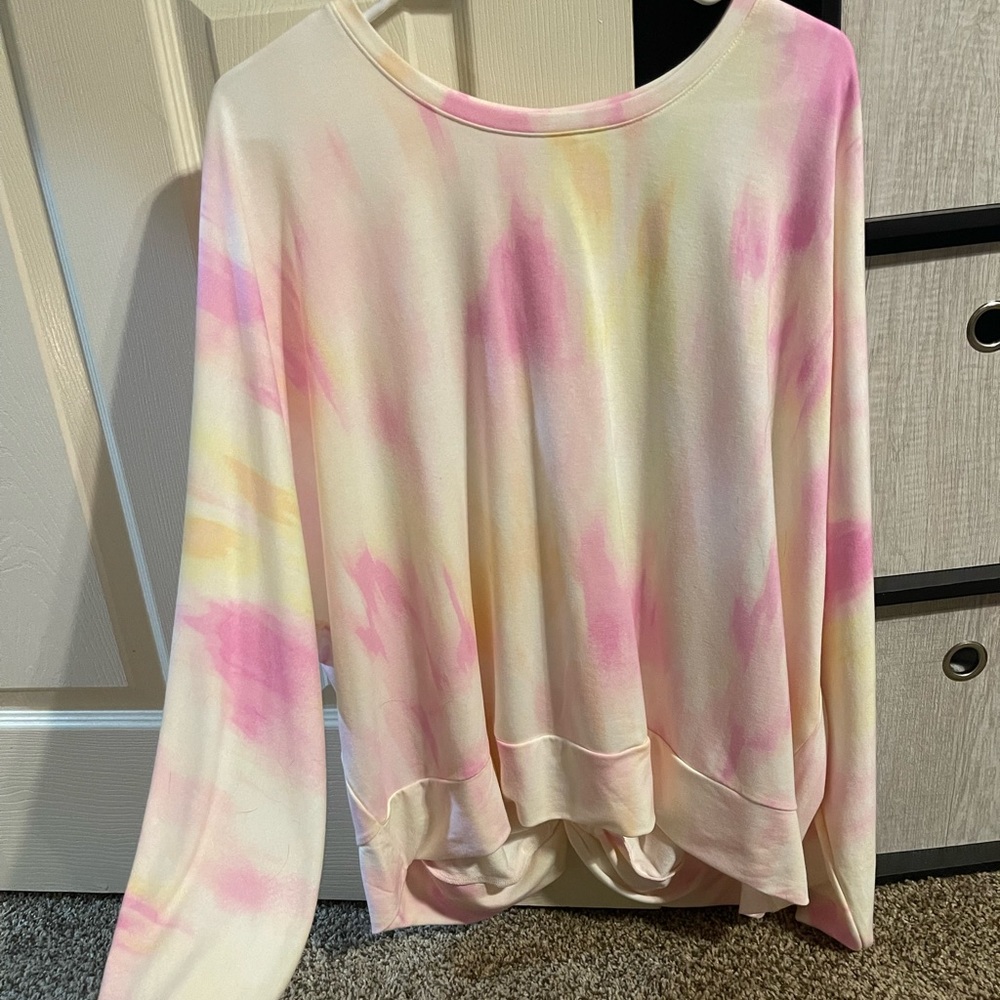 Old navy athletic top shirt